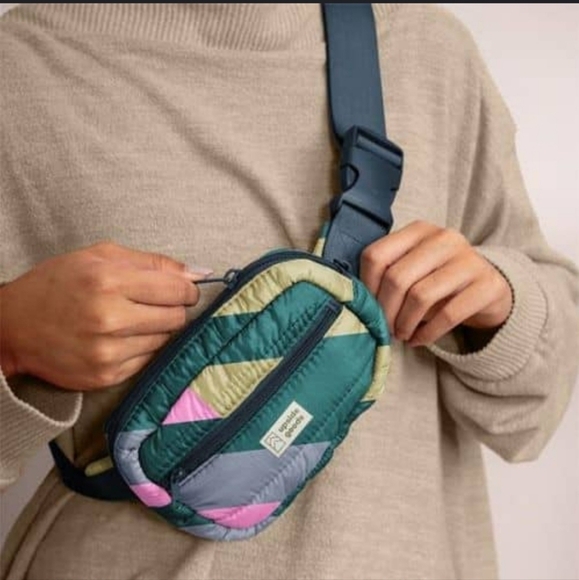 Colorblock Quilted Puff‎ Belt Bag in Colorway Full Bleed - Picture 1 of 4